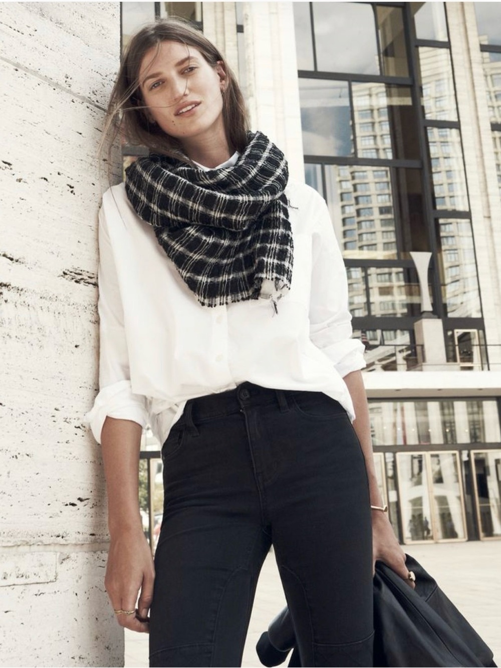 RARE Sezane et Madewell Black and White Woven Fringe Scarf
